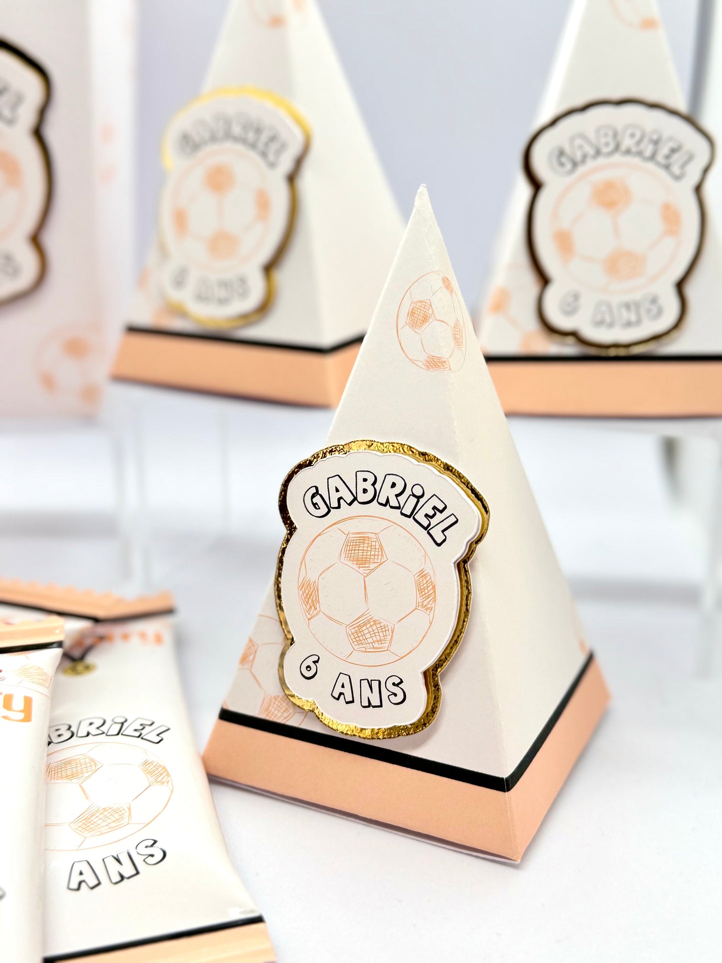 Pyramide box